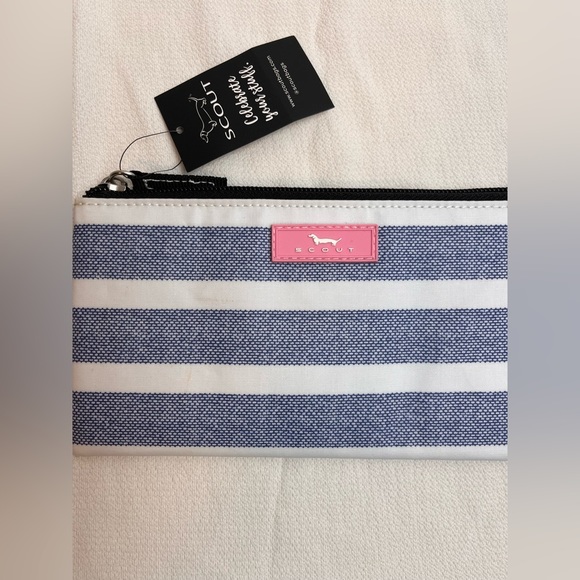 Nwt Scout Kate Wristlet - Picture 3 of 3